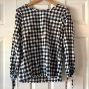 Lightweight gingham long sleeve